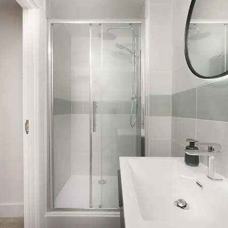 Sea Breeze, Newquay Holiday home