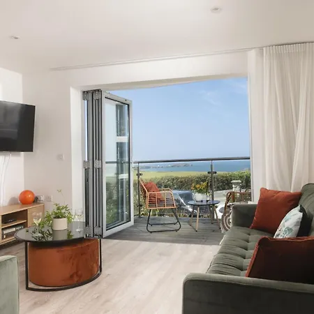 Sea Breeze, Newquay Holiday home *